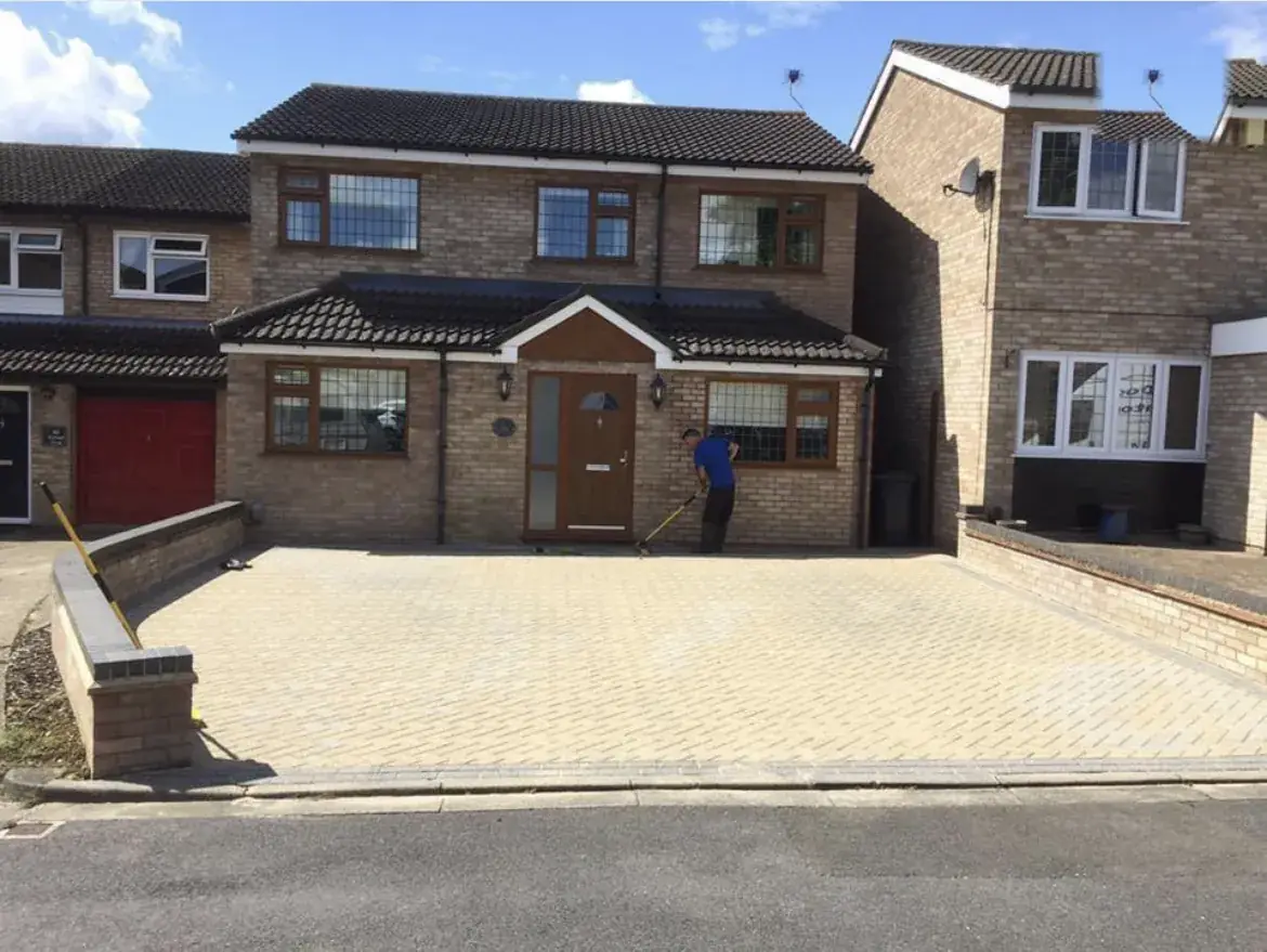 Driveway cleaning by Geyserclean in Milton Keynes, completed work