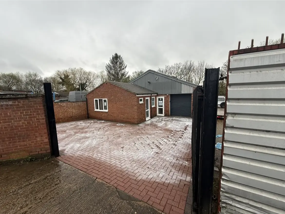 Geyserclean exterior cleaning result on a Milton Keynes property